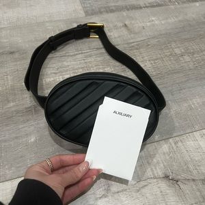 Aritzia - Auxiliary Leather Belt Bag Black - like new